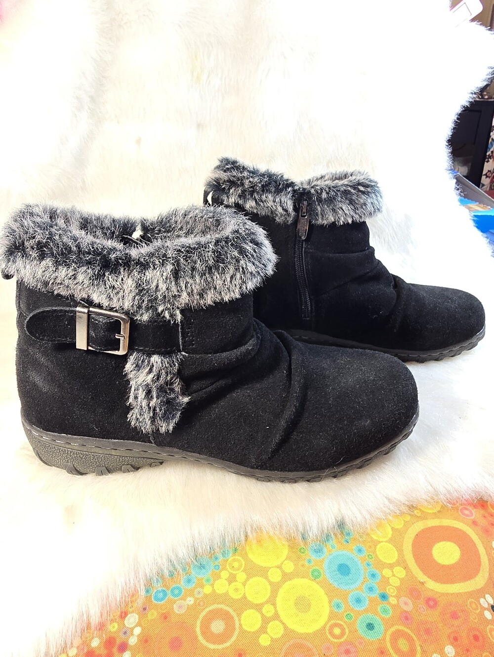 Khombu "Lindsey" Black Suede Faux Fur Cuff Ankle Snow Boots - Picture 3 of 14